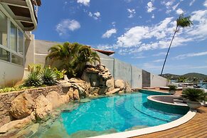 Maravilhosa Mansão em Frente à Praia