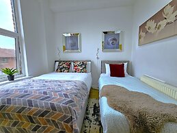 Botanic Apartment Central-Parking-sleep3