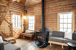 Desolation Hotel Hope Valley