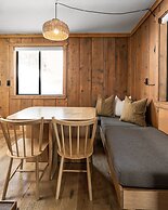 Desolation Hotel Hope Valley