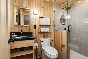 Desolation Hotel Hope Valley