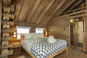 Desolation Hotel Hope Valley