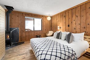 Desolation Hotel Hope Valley