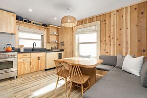 Desolation Hotel Hope Valley