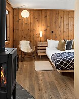 Desolation Hotel Hope Valley