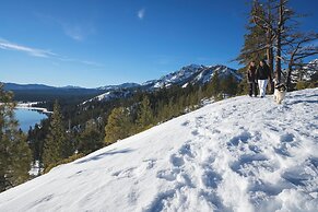 Desolation Hotel Hope Valley