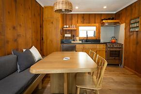 Desolation Hotel Hope Valley