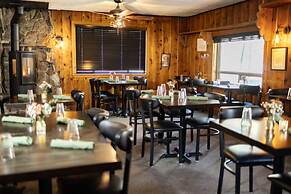 Desolation Hotel Hope Valley