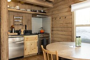 Desolation Hotel Hope Valley