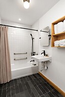 Desolation Hotel Hope Valley