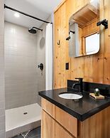 Desolation Hotel Hope Valley