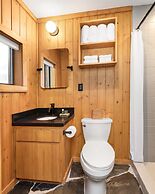 Desolation Hotel Hope Valley