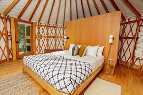 Desolation Hotel Hope Valley