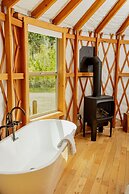 Desolation Hotel Hope Valley