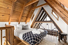 Desolation Hotel Hope Valley