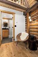 Desolation Hotel Hope Valley