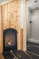 Desolation Hotel Hope Valley