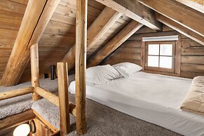 Desolation Hotel Hope Valley