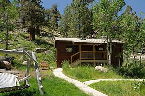 Desolation Hotel Hope Valley