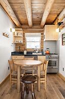 Desolation Hotel Hope Valley