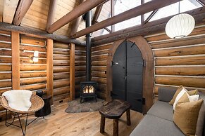 Desolation Hotel Hope Valley