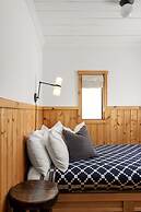 Desolation Hotel Hope Valley