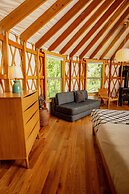 Desolation Hotel Hope Valley