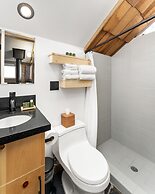 Desolation Hotel Hope Valley