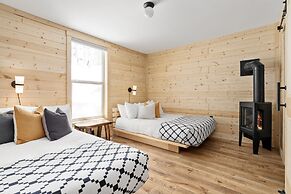 Desolation Hotel Hope Valley