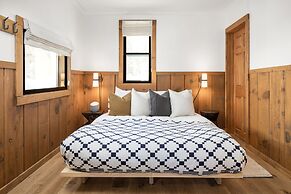 Desolation Hotel Hope Valley