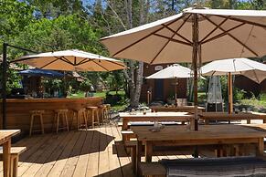 Desolation Hotel Hope Valley