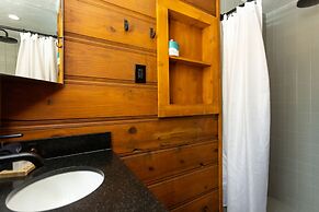 Desolation Hotel Hope Valley