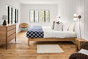 Desolation Hotel Hope Valley