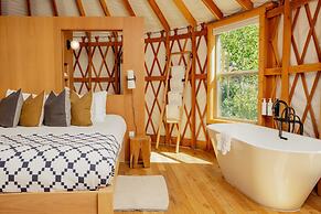 Desolation Hotel Hope Valley