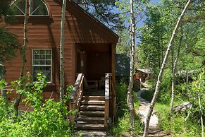 Desolation Hotel Hope Valley