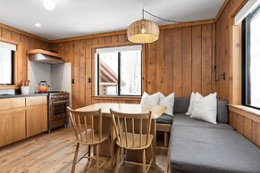 Desolation Hotel Hope Valley