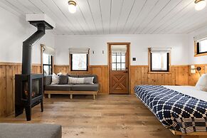 Desolation Hotel Hope Valley