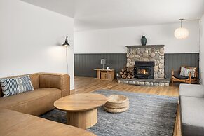 Desolation Hotel Hope Valley