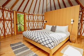 Desolation Hotel Hope Valley