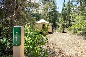 Desolation Hotel Hope Valley