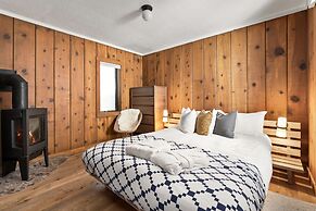 Desolation Hotel Hope Valley