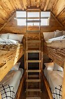 Desolation Hotel Hope Valley