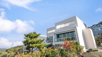 Gyeongju Lineview Poolvilla