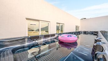 Gyeongju Lineview Poolvilla