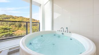 Gyeongju Lineview Poolvilla