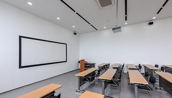 Friemily Pool Villa & Hotel