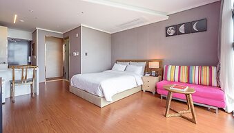 Friemily Pool Villa & Hotel