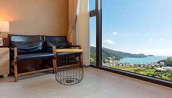 Friemily Pool Villa & Hotel