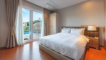 Friemily Pool Villa & Hotel