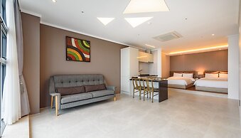 Friemily Pool Villa & Hotel